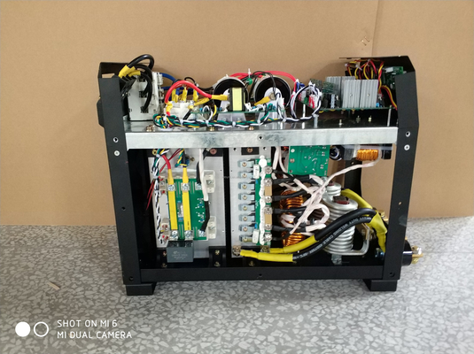 Macchina di saldatura ZX7-800 MMA a 4 moduli con efficienza dell'88% e classe di isolamento F