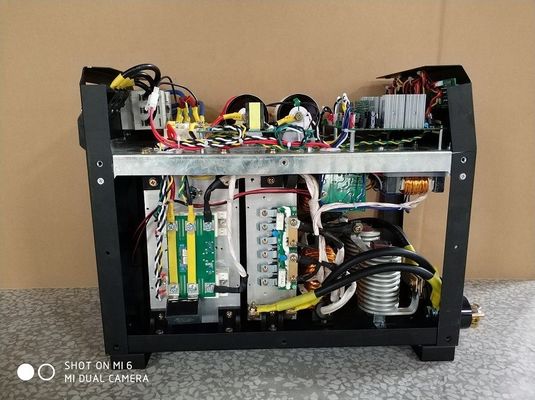 80% di ciclo di lavoro nominale 40 °C inverter arc welding machine ZX7-630 per una lunga durata di servizio