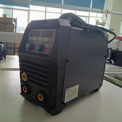 Classe di isolamento F 200 Amp LCD IGBT Inverter Saldatrice per saldatura a gas IP21S