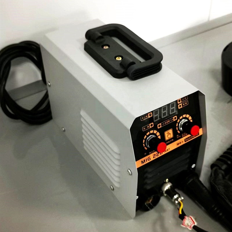 Saldatura ad arco con inverter IGBT MIG228 e velocità di alimentazione del filo senza gas di 10 m/min